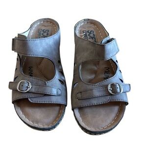 SOFT COMFORT MEMORY FOAM FOOTBED BANDWAGON LIGHTWEIGHT SLIP ON SANDALS SIZE 8